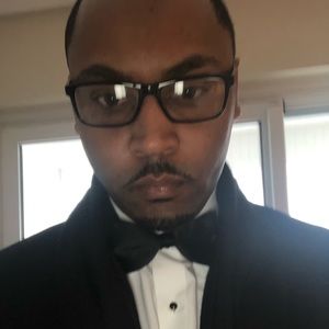 Meet your Posher, Dennis